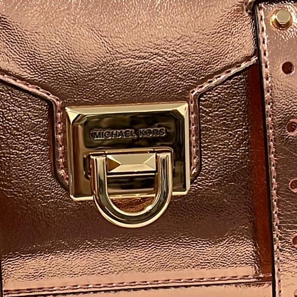 NWT Michael Kors Manhattan with Travel Coin Pouch - Primerose - STUNNING ๐๐๐คฉ - Picture 7 of 15